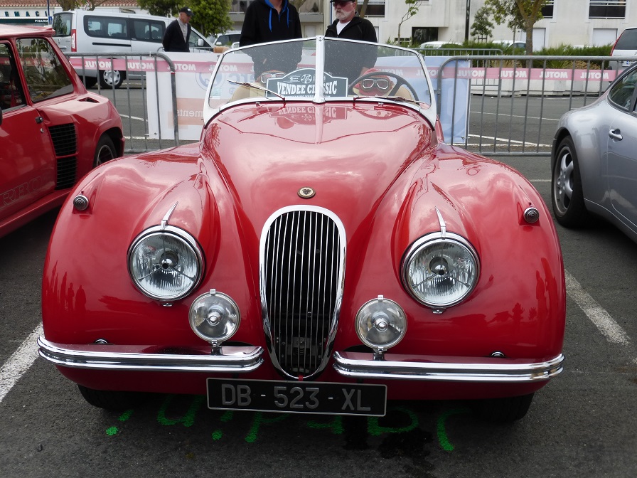 Superbe Jaguar XK 120 SE Roadster de 1954