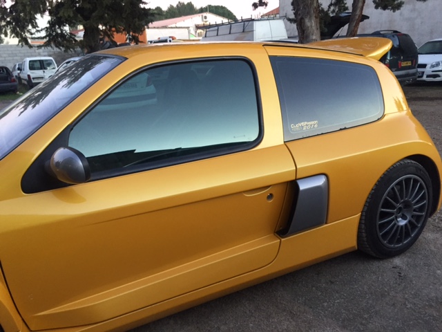 Ça y est..... Voici enfin ma belle sortie de carrosserie avec ses écopes et rétro couleur des jantes..