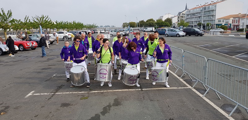 C'est au son des tambours que le son des voitures furent accueillis à Saint Gilles Croix de Vie