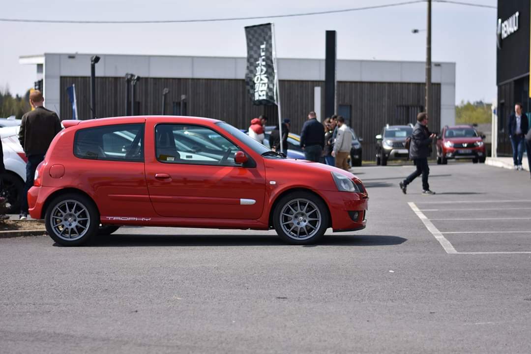 Clio 2 RS 182 TROPHY