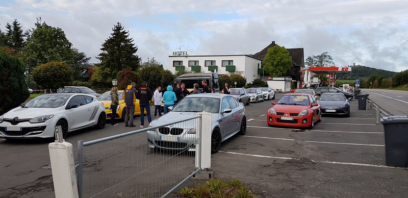 Le plein sur la seule station du circuit