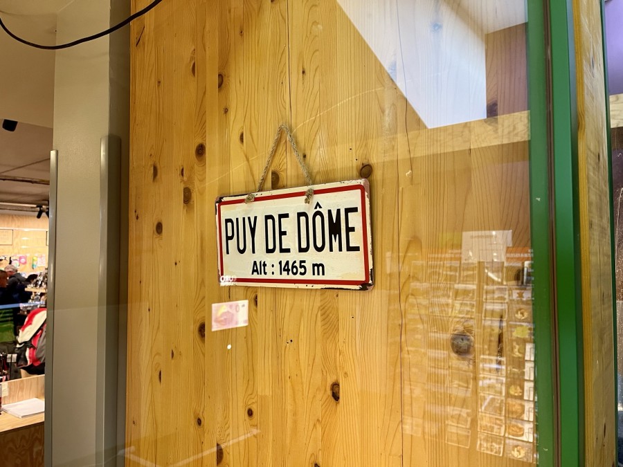 AC2D83E1-4E3F-4D97-BE8C-8FC0BC2832EE.jpeg (885.01 Kio) Vu 8336 fois Personne ne semblait prêt à faire la montée à pied !
