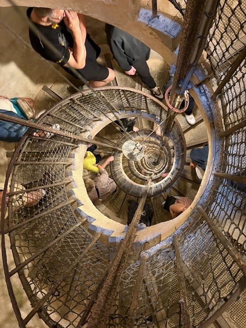 L'escalier de 232 marches qui nous fera descendre une trentaine de mètres