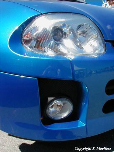 2001_renault_clio_v6_03_m.jpg