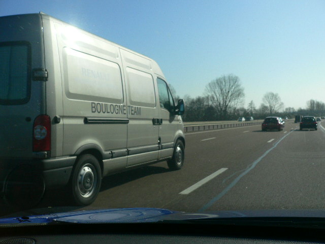 Sur la route en direction de Dijon avec notre asssistance