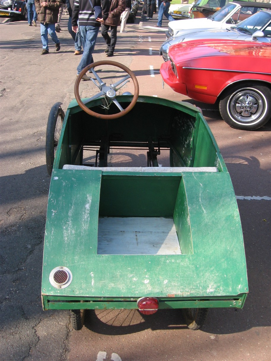 Et nous avons enfin trouvé la voiture verte