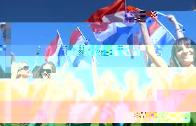 Orange et drapeau.jpg