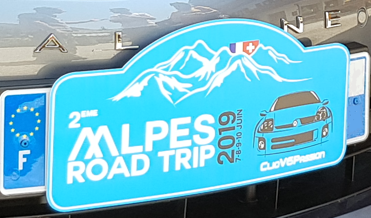 J'aime beaucoup cette plaque, et j'avoue qu'une plaque des Alpes sur une Alpine me plaisait bien