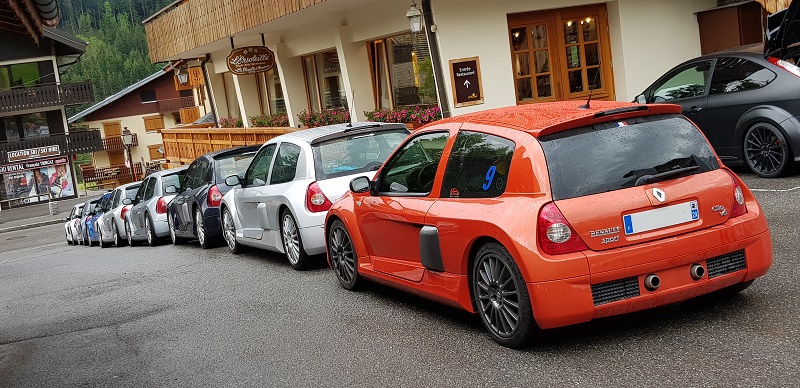 Les Clio V6 sont prêtes à prendre le chemin du retour