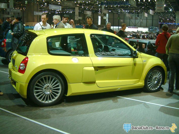 Geneva 2003  clio_v6_05.jpg