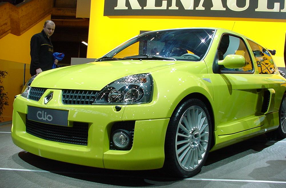 Geneva 2003 clio%20v6%20205 (2).jpg