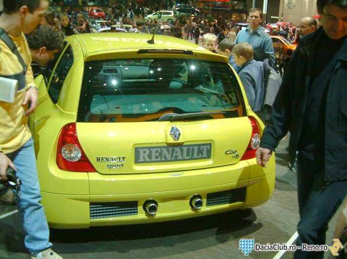 Geneva 2003 clio_v6_02.jpg