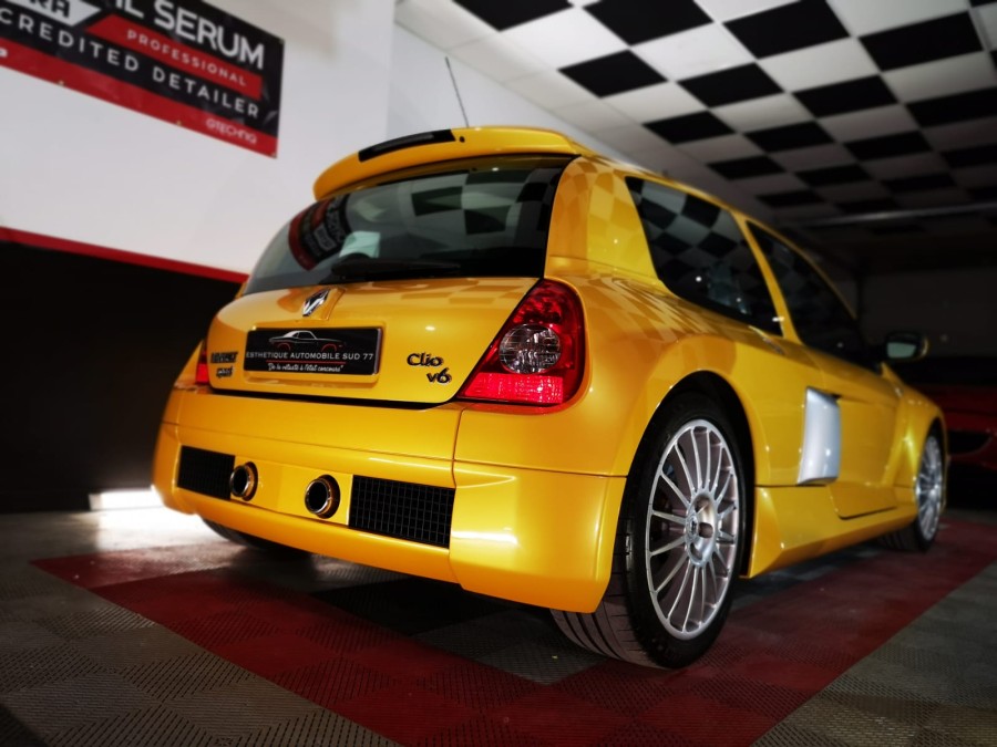 Clio V6 Ph II - 18.JPG