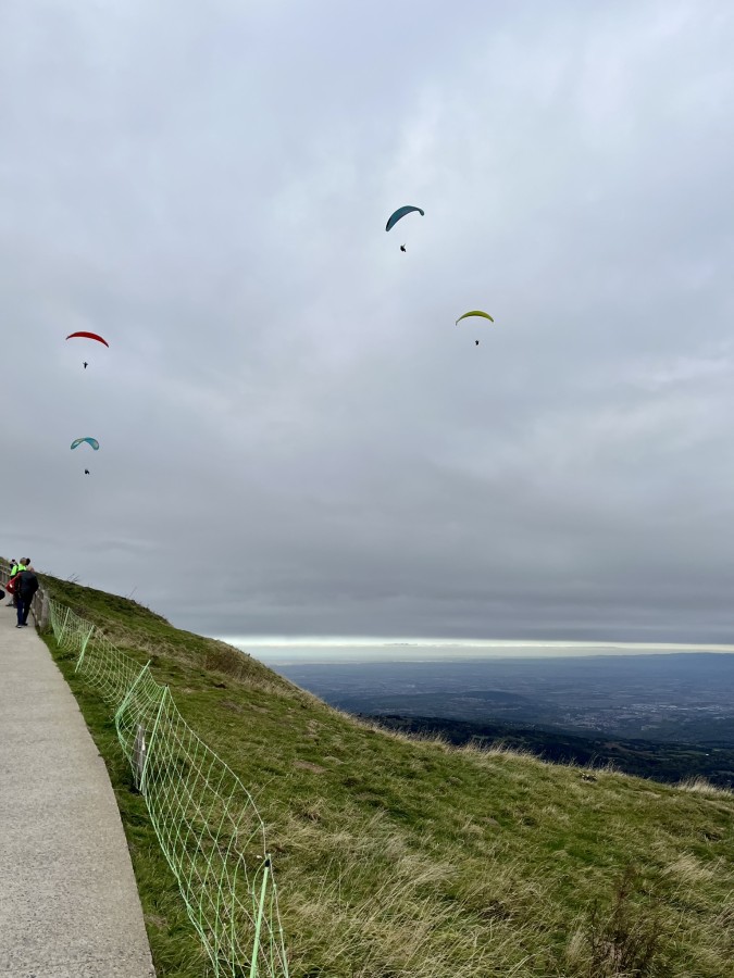 Certains se seraient bien vus redescendre en parapente…